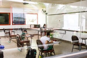 alunos em sala de aula